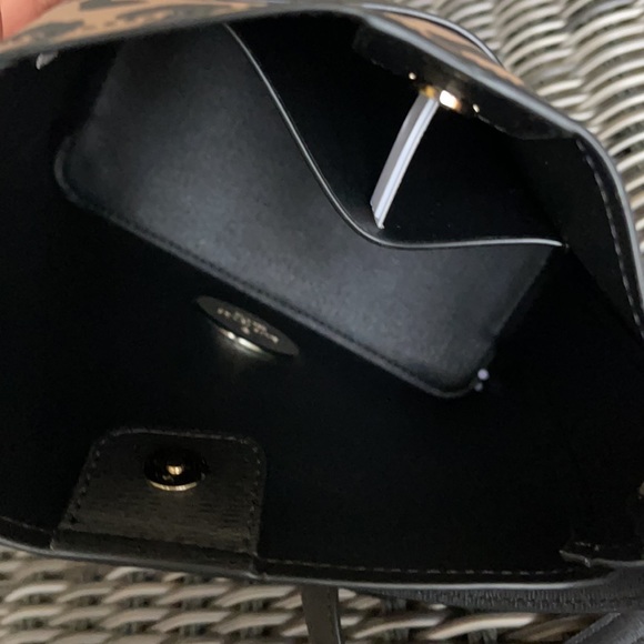 Kate Spade darcy graphic leopard small bucket - Picture 14 of 16